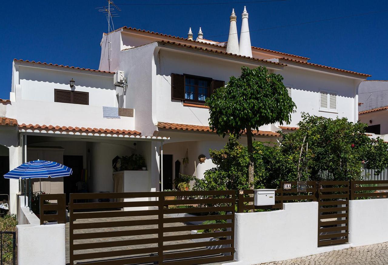 Familia Brito Hotel Porches  Exterior foto